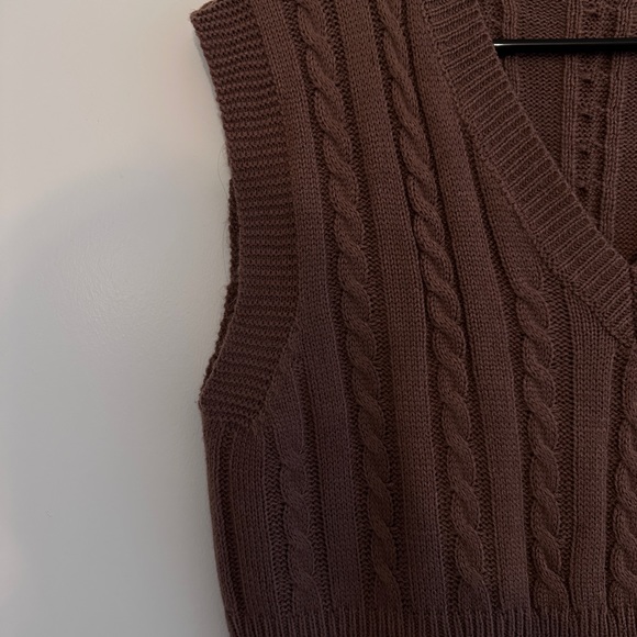 Sweater vest - Picture 3 of 5